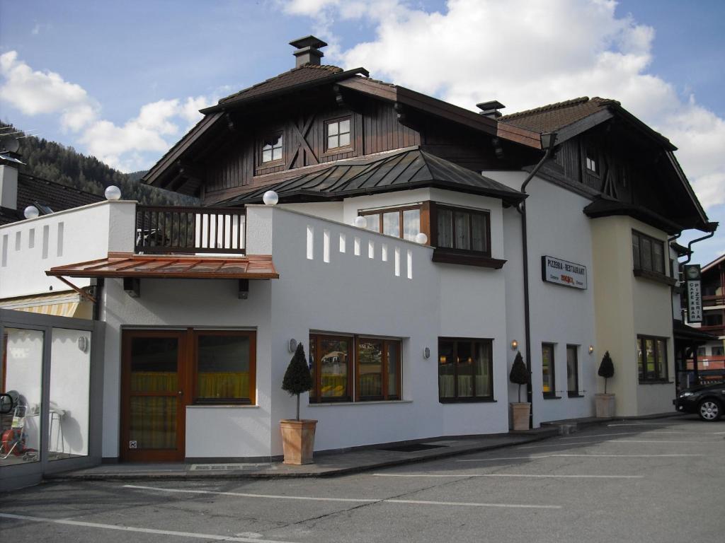 Pizzeria Restaurant Wieser Rasùn di Sotto 部屋 写真